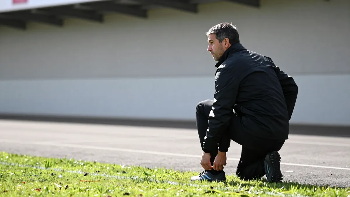 Former Nottingham Forest boss Vitor Pereira is reportedly the leading candidate to replace under-pressure Fulham manager...