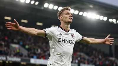 Fulham secured a 2-1 pre-season victory over Farense with two second-half penalties from Alex Iwobi and Rodrigo Muniz...