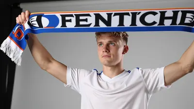 Fulham have completed the signing of midfielder Hugo Larsson from Eintracht Frankfurt, their second deadline day arrival...