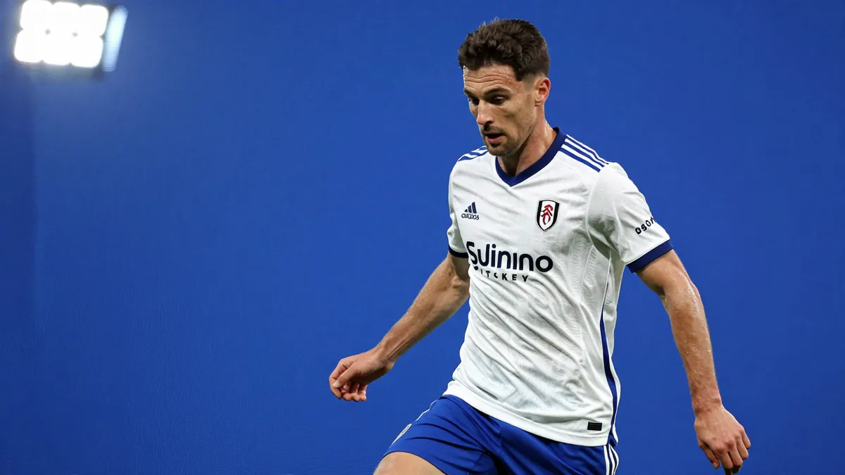 Fulham Negotiates Raoul Bellanova Transfer
